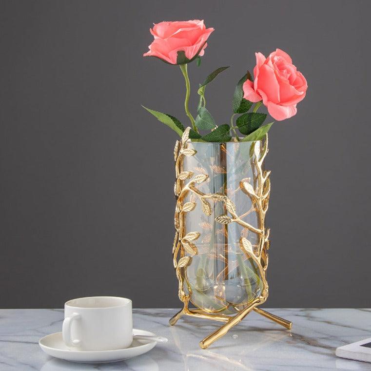 GoldenAura Blättervase | Goldene Deko-Vase | Handgefertigte Keramikvase | Elegantes Wohnaccessoire