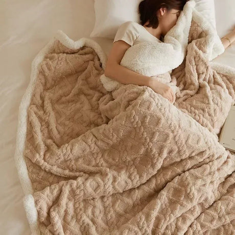 ArcticCozy Dicke Winter Lammwoll-Decke | Kuschelig & Warm | Perfekt für Zuhause & Unterwegs