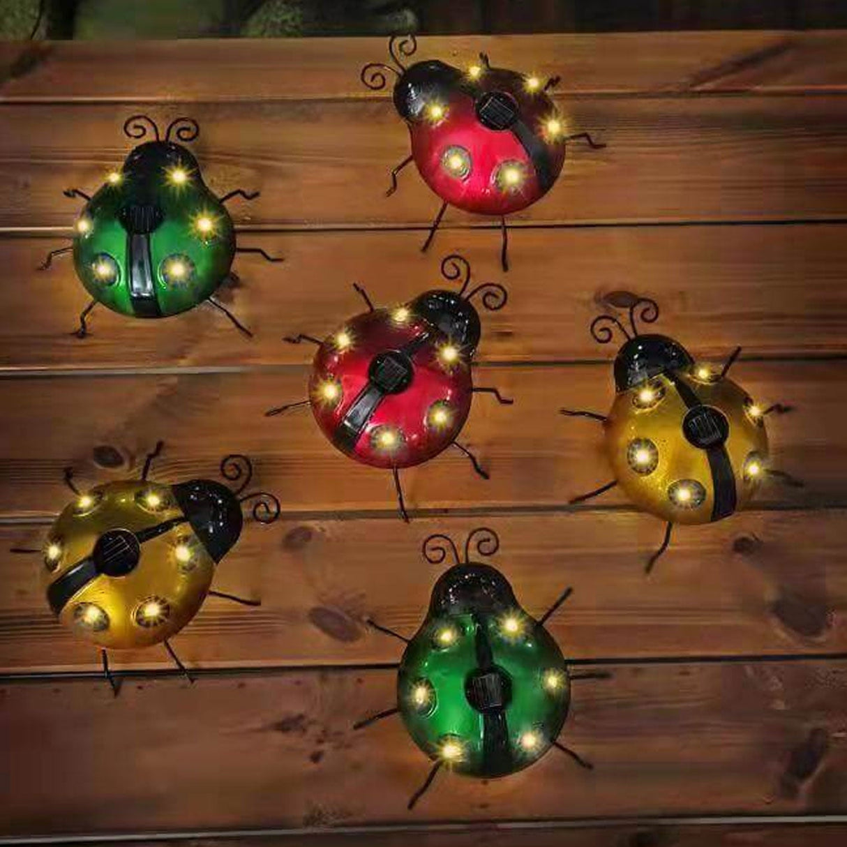 SolarBug LED Gartenleuchte | Marienkäfer Design | Solarbetrieben | Dekorative Rasenbeleuchtung