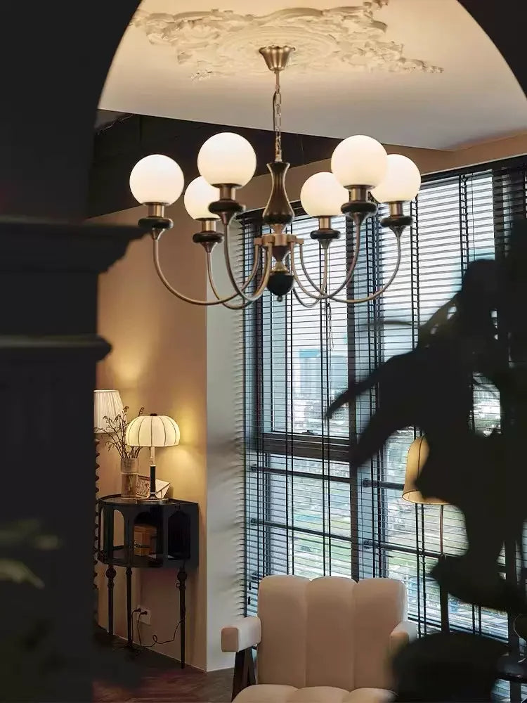 LumiCrown Vintage Kronleuchter | Klassisches Design | Kristallbeleuchtung | Stilvolle Innenbeleuchtung