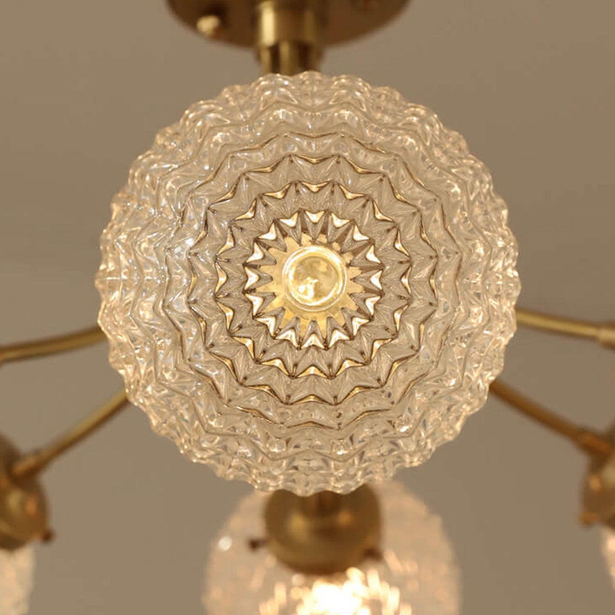 Astriona Sphere LED Deckenleuchte | Sphärische Glaslampenschirme | 6/8 Flammen | Flush Mount