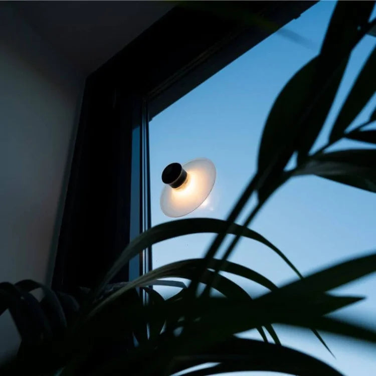 GlowGrip Wiederaufladbare Saugnapf-Leuchte | Kabellose LED-Lampe | Perfekt für Bad & Küche