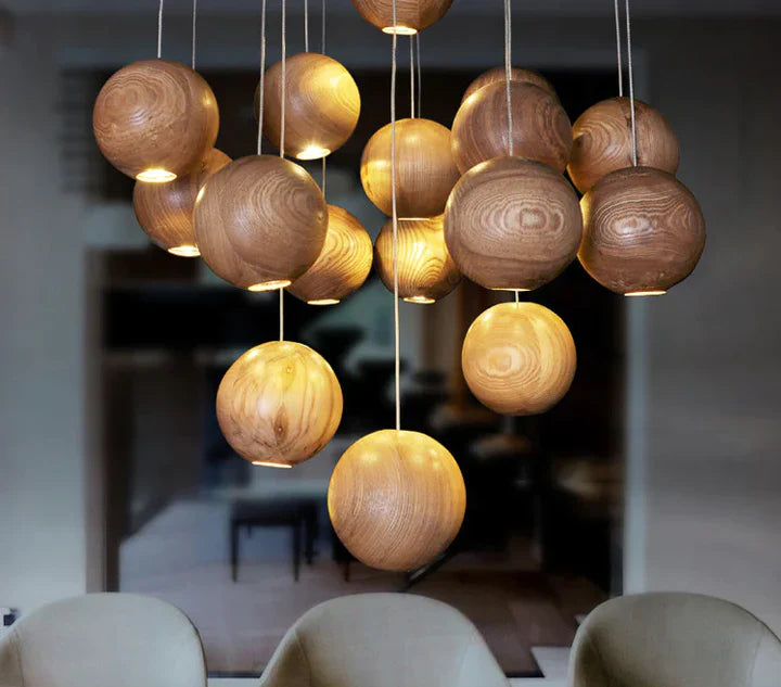 LumiOrba Moderne Hölzerne Kugel Pendelleuchte | Nordic Design | Vielseitige Beleuchtung