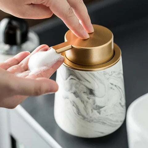 Marbliq Nordic Badezimmer-Set | 4-teiliges Marmor-Design | Luxuriöse Badaccessoires | Elegant & Praktisch