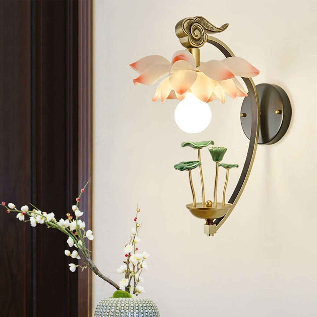 LotuLume Wandlampe | Modernes Lotus-Design aus Keramik & Harz | Elegante 1-Flammige Wandleuchte