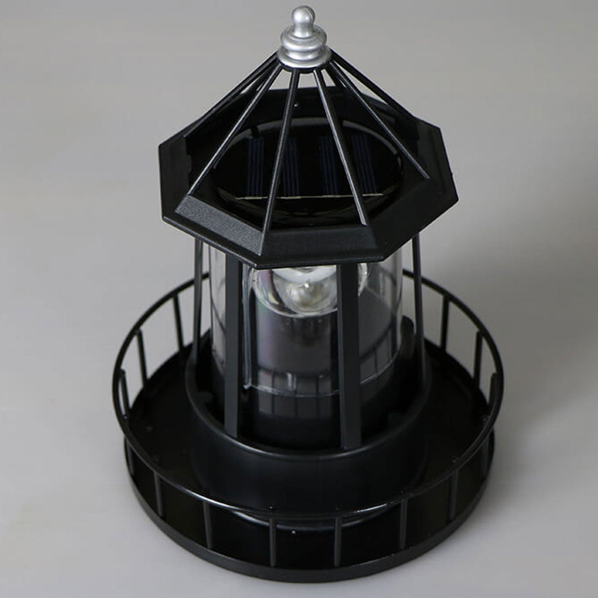 SolarSpin LED Gartenleuchte | Rotierender Turm | Solarbetrieben | Deko & Landschaftsbeleuchtung