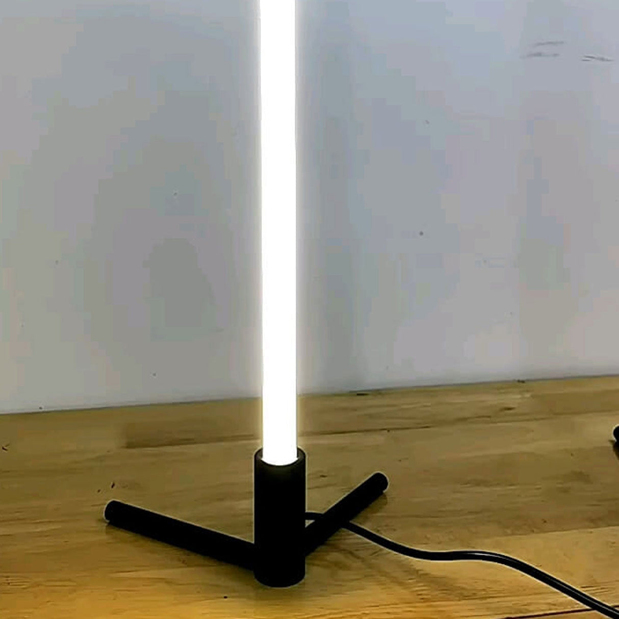 Luminix Bar LED Tischlampe | Minimalistisches Design | Nachtlicht & Stimmungsbeleuchtung | Modern & Dekorativ