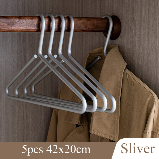 HangerLux Kleiderbügel Set aus Metall | Mattgold oder Silber | Nahtloser Kleiderschrank-Organizer | 5-teilig