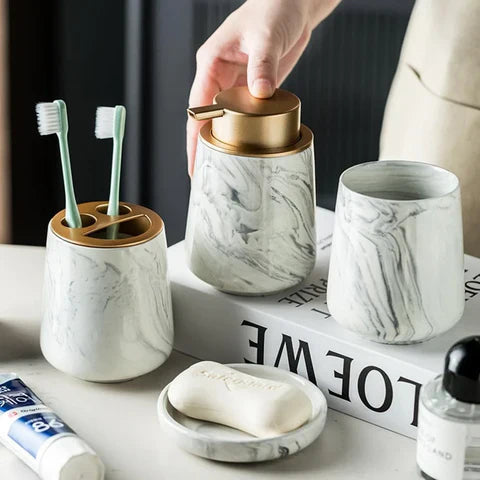 Marbliq Nordic Badezimmer-Set | 4-teiliges Marmor-Design | Luxuriöse Badaccessoires | Elegant & Praktisch