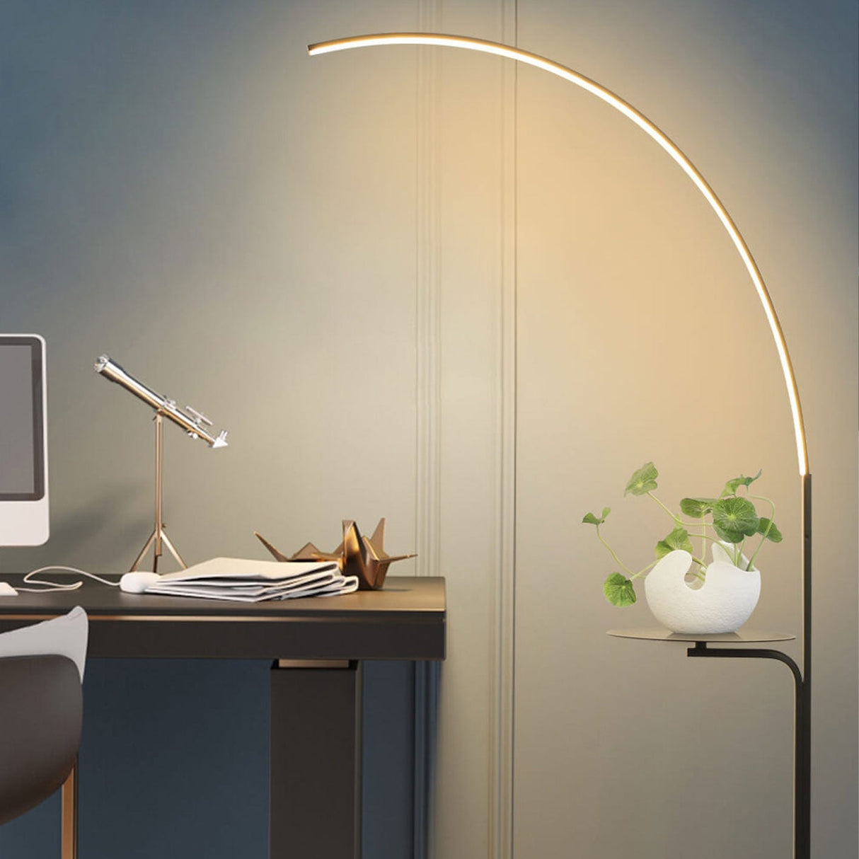 Luniora Arc LED Stehleuchte | Minimalistisches Design mit Ablage | Modern & Dimmbar