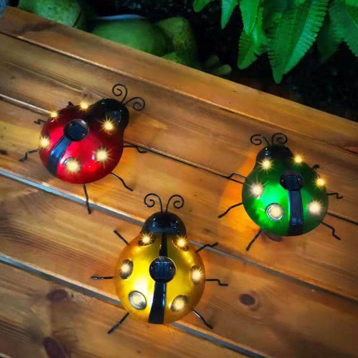 SolarBug LED Gartenleuchte | Marienkäfer Design | Solarbetrieben | Dekorative Rasenbeleuchtung