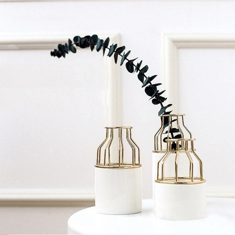 Artévo Eisen-Keramik Design Vase | Modernes Gittermuster | Elegante Dekoration | Für Wohnzimmer & Büro