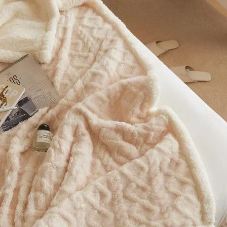 ArcticCozy Dicke Winter Lammwoll-Decke | Kuschelig & Warm | Perfekt für Zuhause & Unterwegs