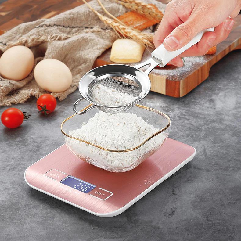 WeighMate Digitale Küchenwaage mit LED Display | Tragbar | Präzise Messungen | Für Backen, Kochen und Diäten
