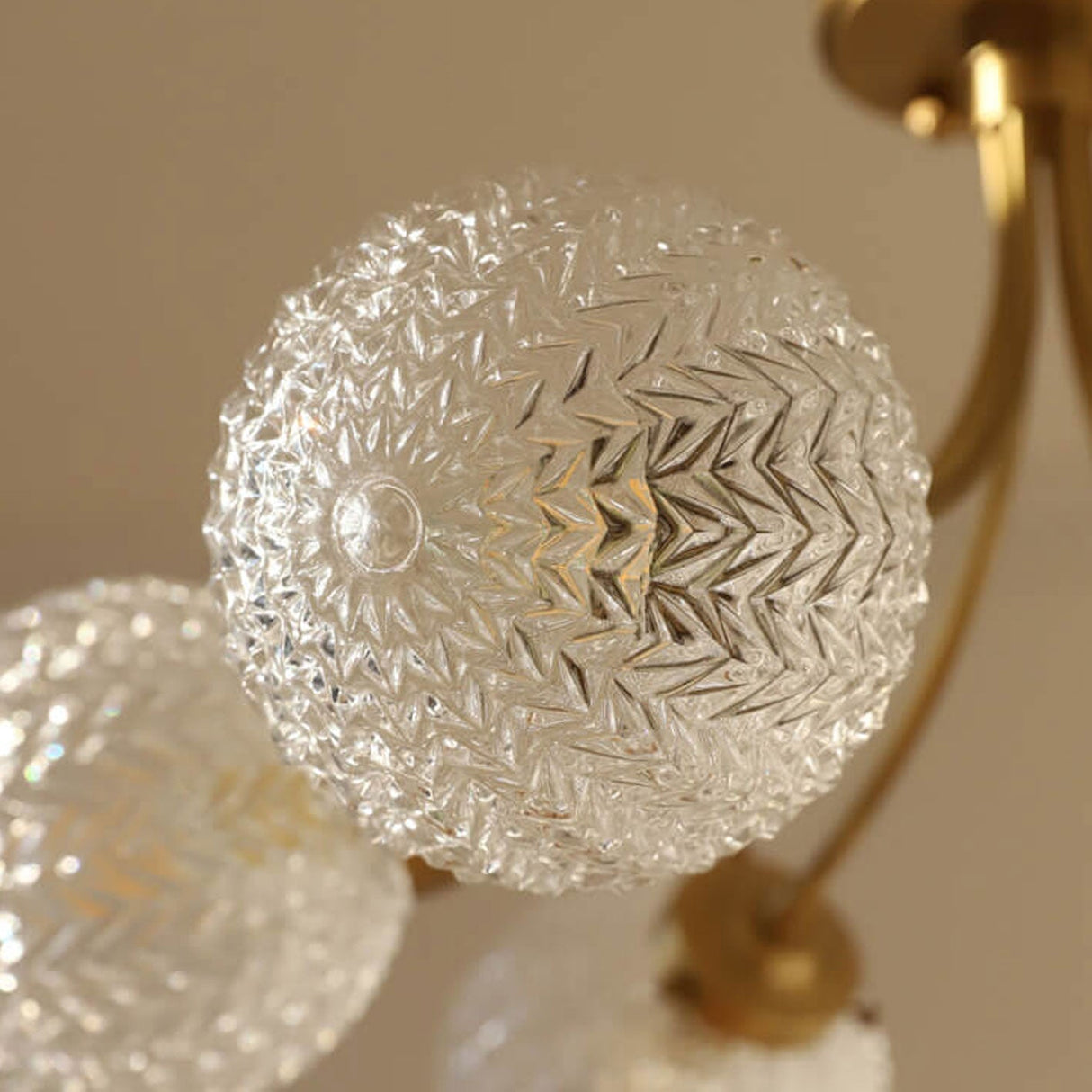 Astriona Sphere LED Deckenleuchte | Sphärische Glaslampenschirme | 6/8 Flammen | Flush Mount