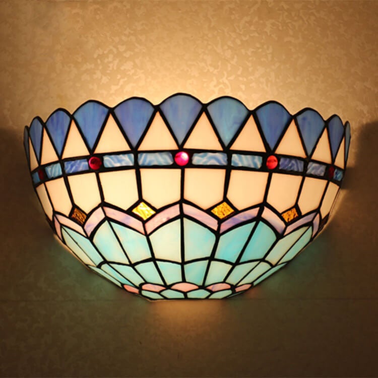 TiffanyLume Wandlampe | Europäisches Tiffany-Design | Buntes Glasschirm | Schalenförmige 1-Licht Wandleuchte