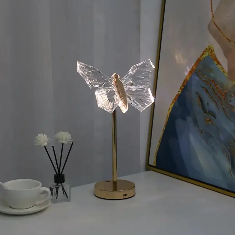 GlowFly Schmetterling Kristall Tischlampe | Elegantes Design | LED-Stimmungslicht