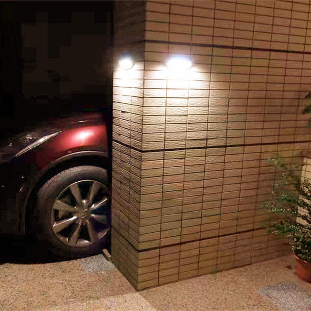 LumiTrape Solar Wandleuchte | Trapezförmiges Design | Solarbetrieben | LED Außenbeleuchtung