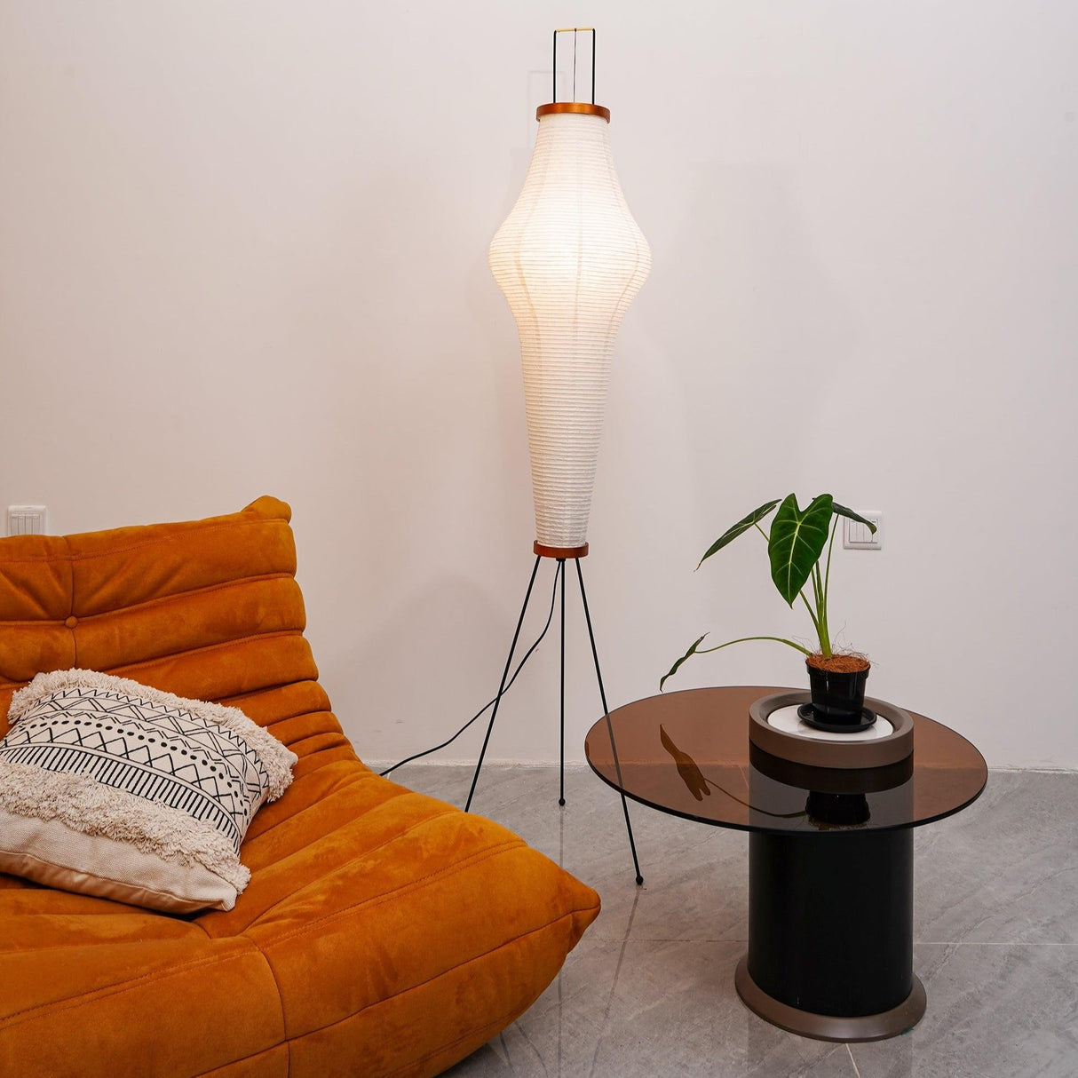 SereniLum Reispapier Stehlampe | Minimalistisches Design | Warmweißes LED-Licht | Nachhaltige Deko für Zuhause