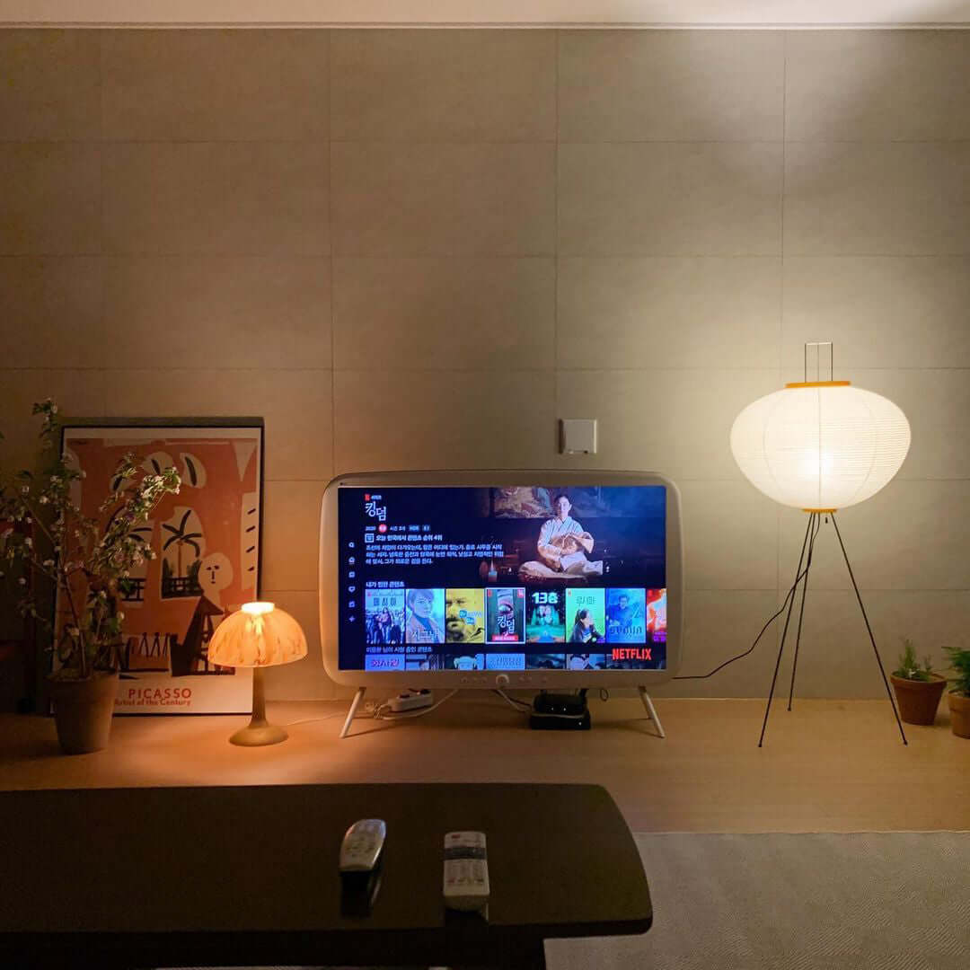 SereniLum Reispapier Stehlampe | Minimalistisches Design | Warmweißes LED-Licht | Nachhaltige Deko für Zuhause