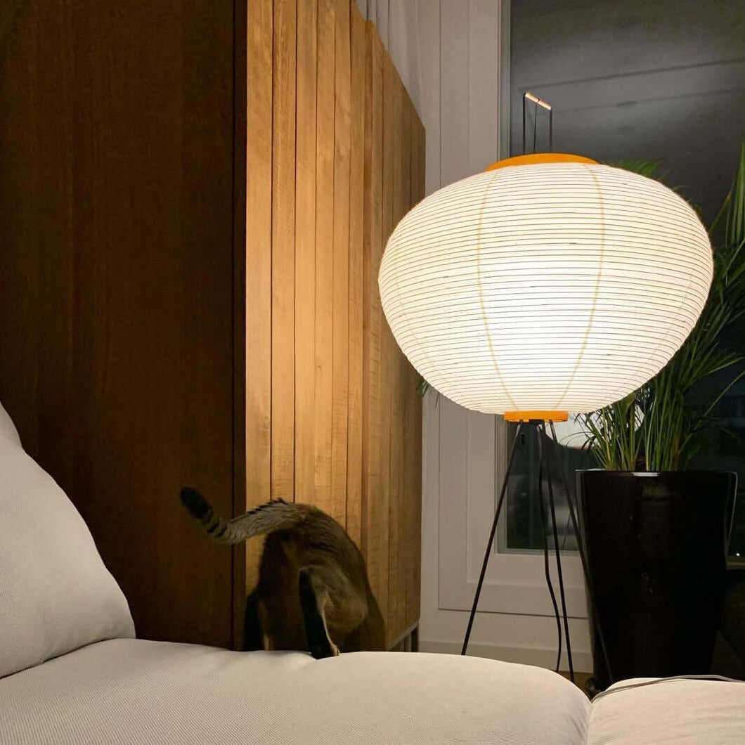 SereniLum Reispapier Stehlampe | Minimalistisches Design | Warmweißes LED-Licht | Nachhaltige Deko für Zuhause