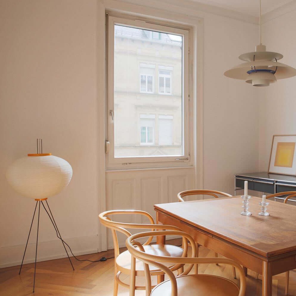 SereniLum Reispapier Stehlampe | Minimalistisches Design | Warmweißes LED-Licht | Nachhaltige Deko für Zuhause