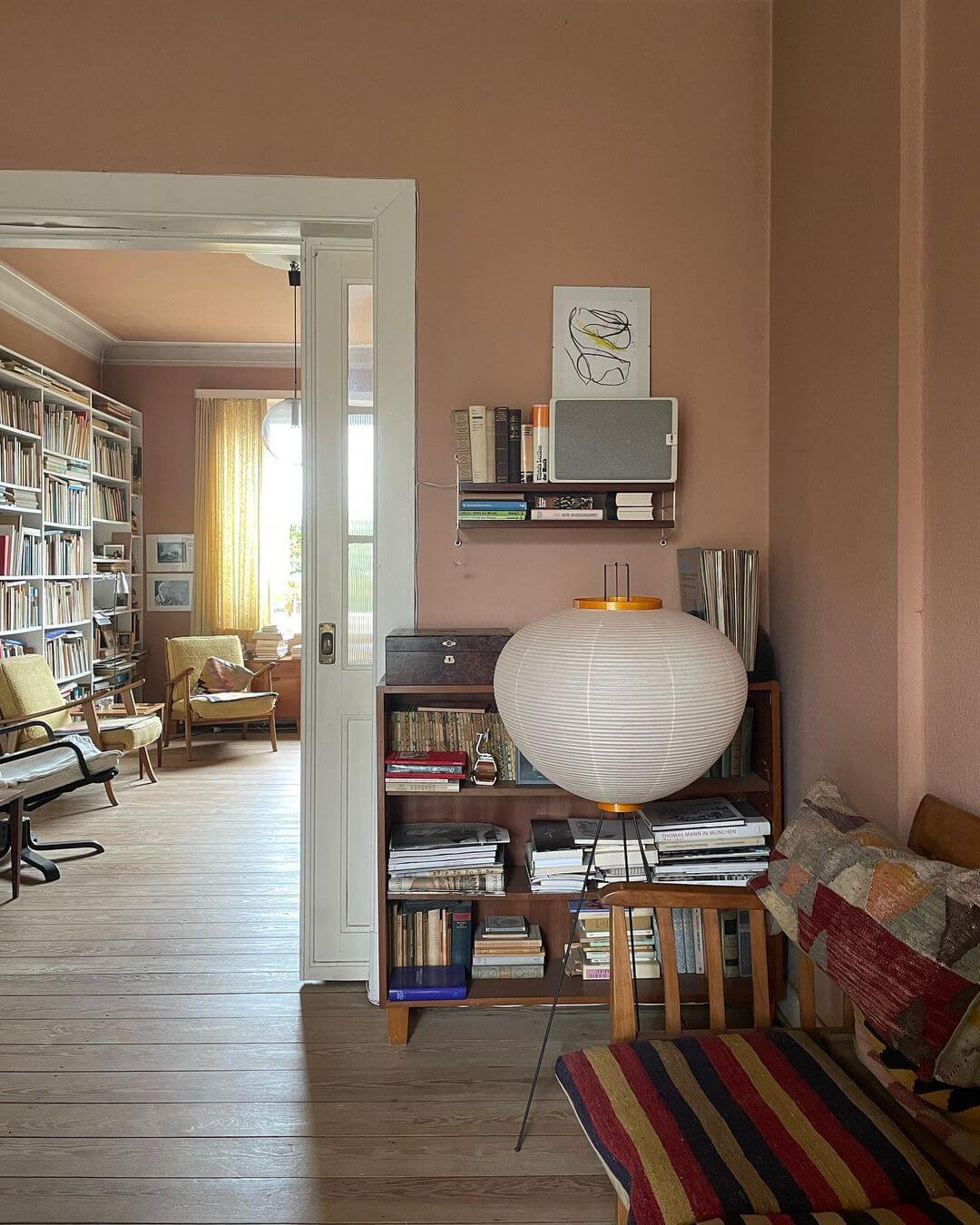 SereniLum Reispapier Stehlampe | Minimalistisches Design | Warmweißes LED-Licht | Nachhaltige Deko für Zuhause