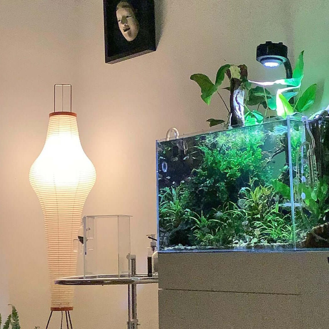 SereniLum Reispapier Stehlampe | Minimalistisches Design | Warmweißes LED-Licht | Nachhaltige Deko für Zuhause