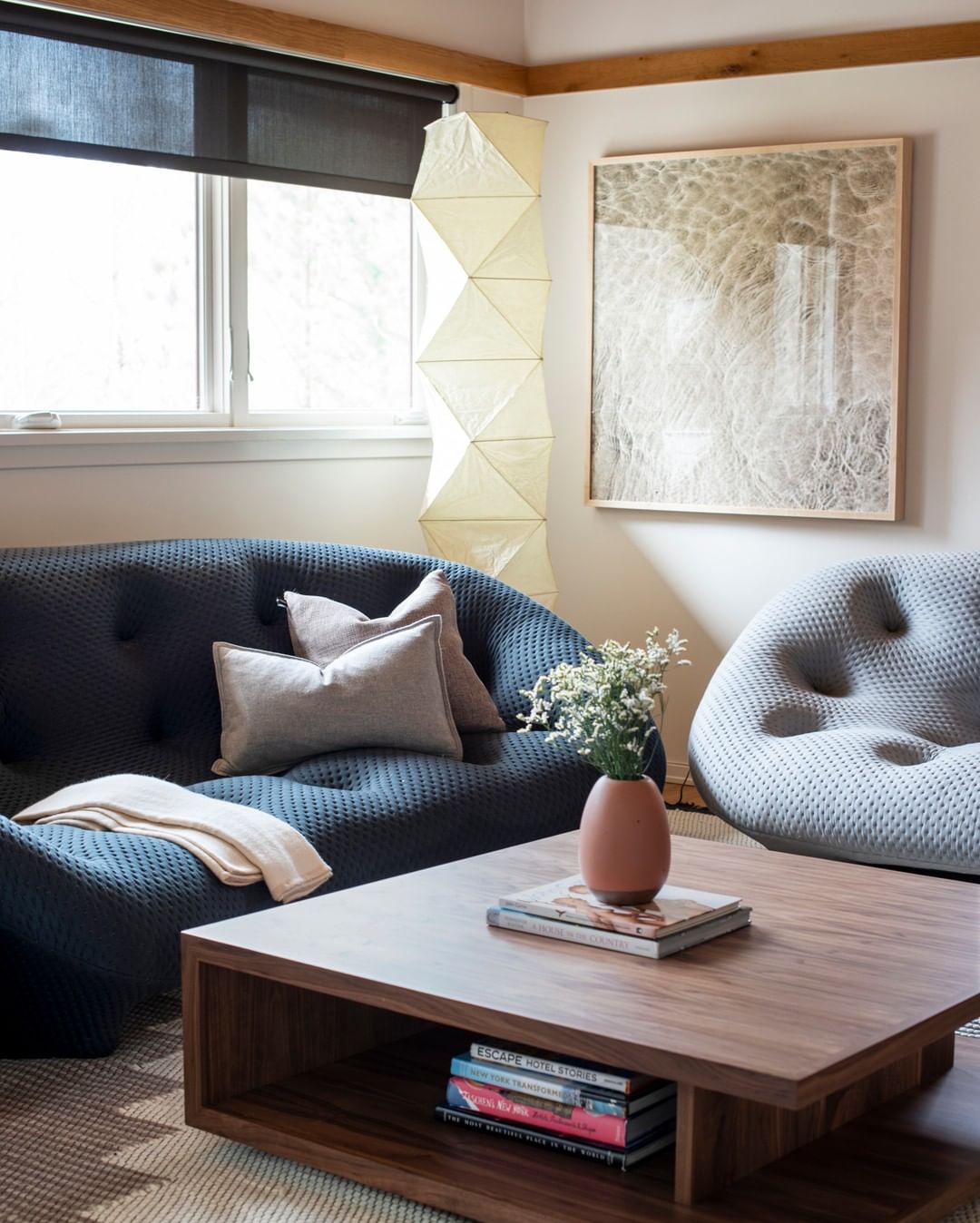 SereniLum Reispapier Stehlampe | Minimalistisches Design | Warmweißes LED-Licht | Nachhaltige Deko für Zuhause