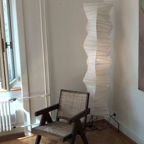 SereniLum Reispapier Stehlampe | Minimalistisches Design | Warmweißes LED-Licht | Nachhaltige Deko für Zuhause