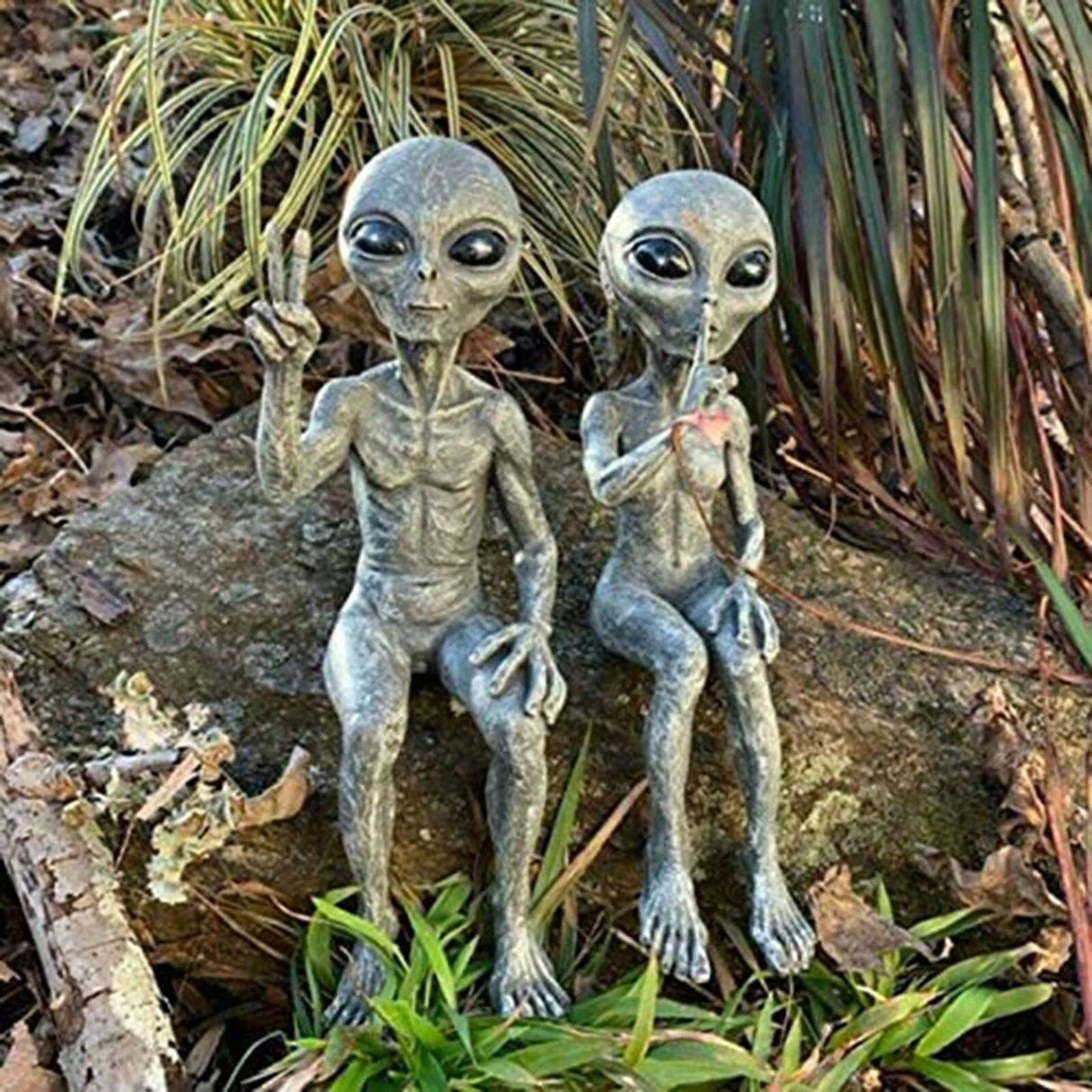 CosmoCraft Garten Alien | Outdoor Alien Dekofigur | Harzstatue für Garten & Haus | Miniatur für Außenbereich