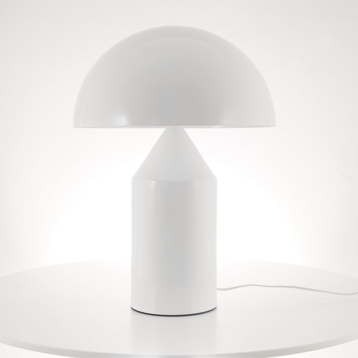 AtolloMetal Elegante Tischlampe aus Metall | Minimalistisches Design | Perfekt für Zuhause & Büro