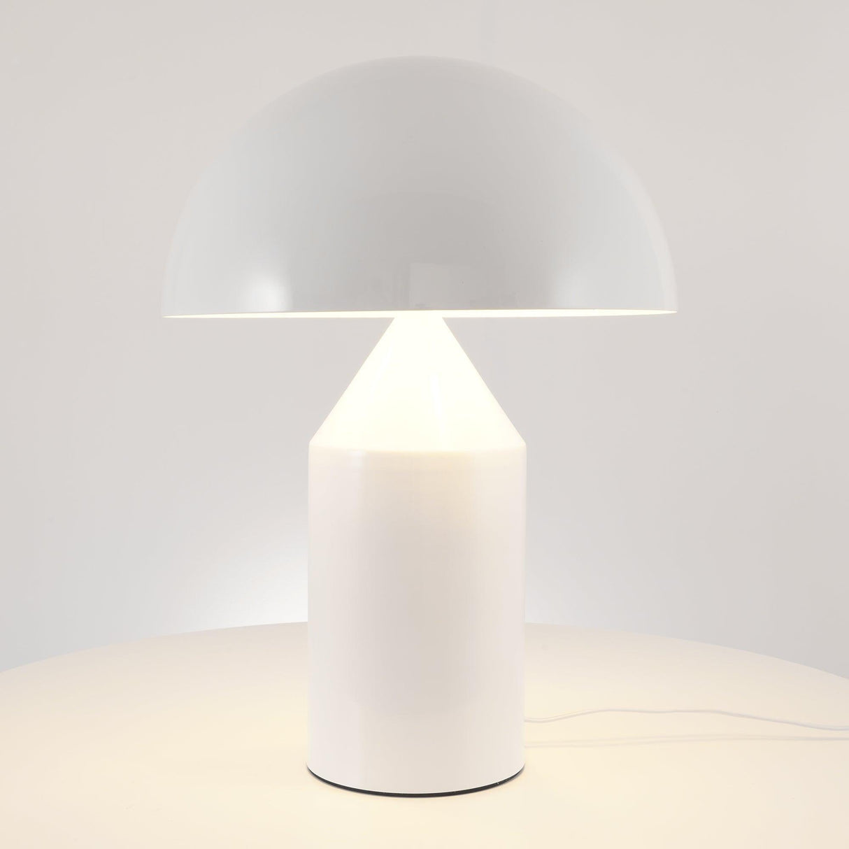 AtolloMetal Elegante Tischlampe aus Metall | Minimalistisches Design | Perfekt für Zuhause & Büro