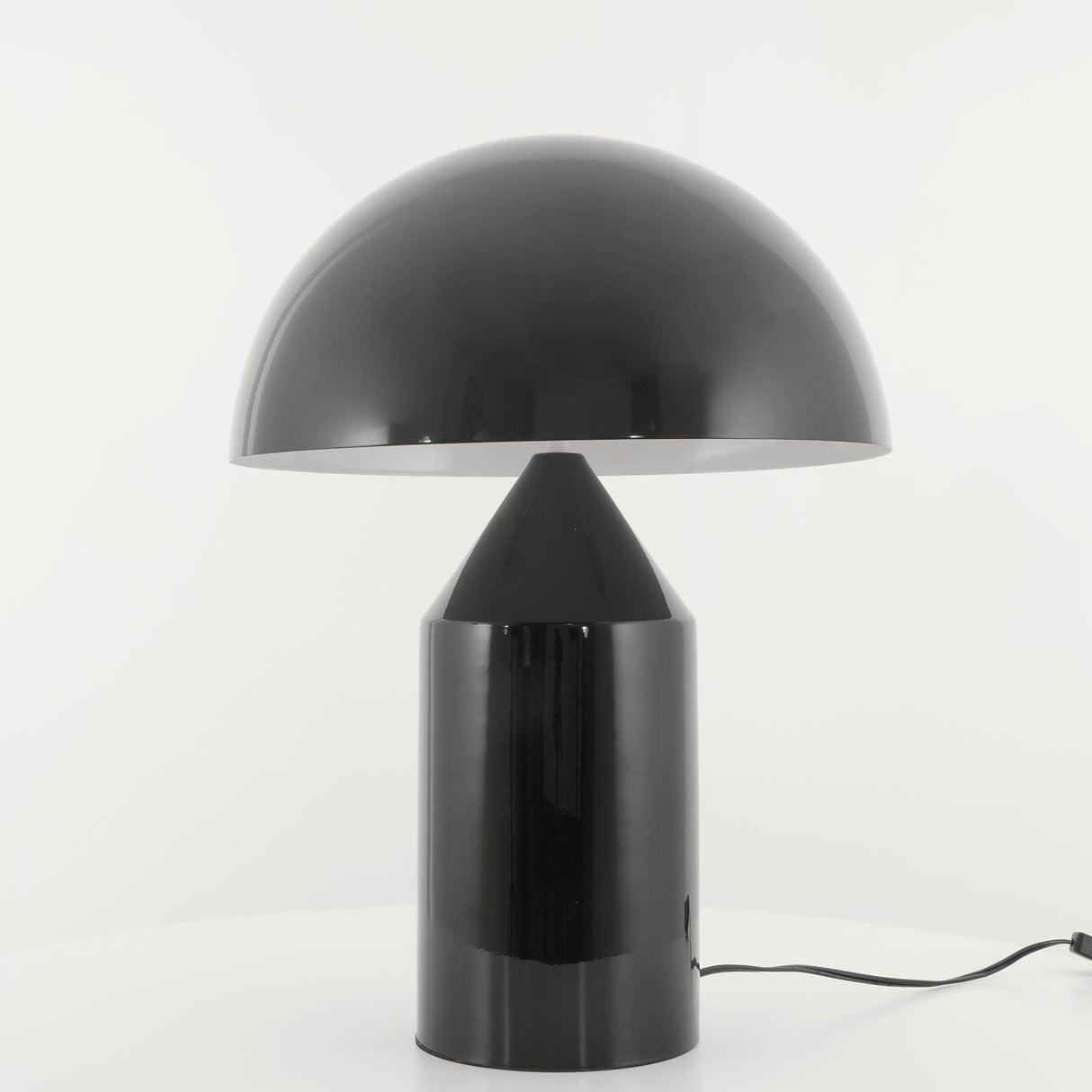AtolloMetal Elegante Tischlampe aus Metall | Minimalistisches Design | Perfekt für Zuhause & Büro