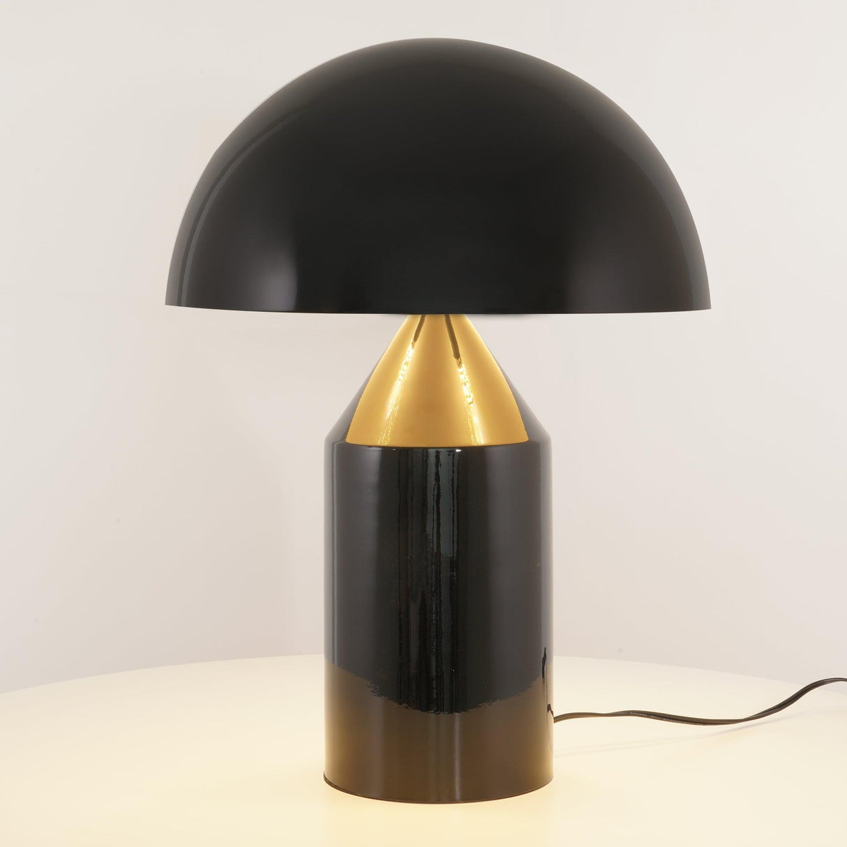 AtolloMetal Elegante Tischlampe aus Metall | Minimalistisches Design | Perfekt für Zuhause & Büro