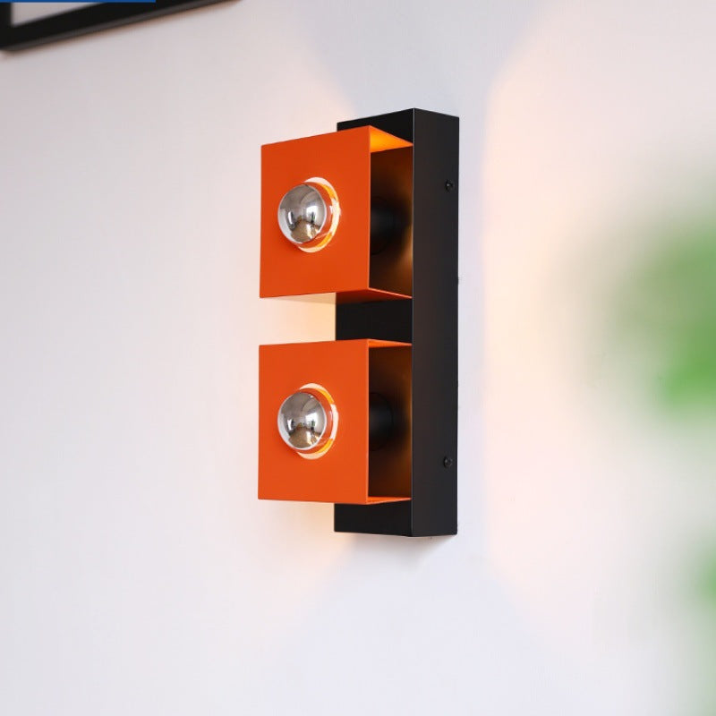 IronGleam Wandleuchte | Rechteckiger Eisenschirm | 2 Lichter | Retro-Stil für Wohnzimmer