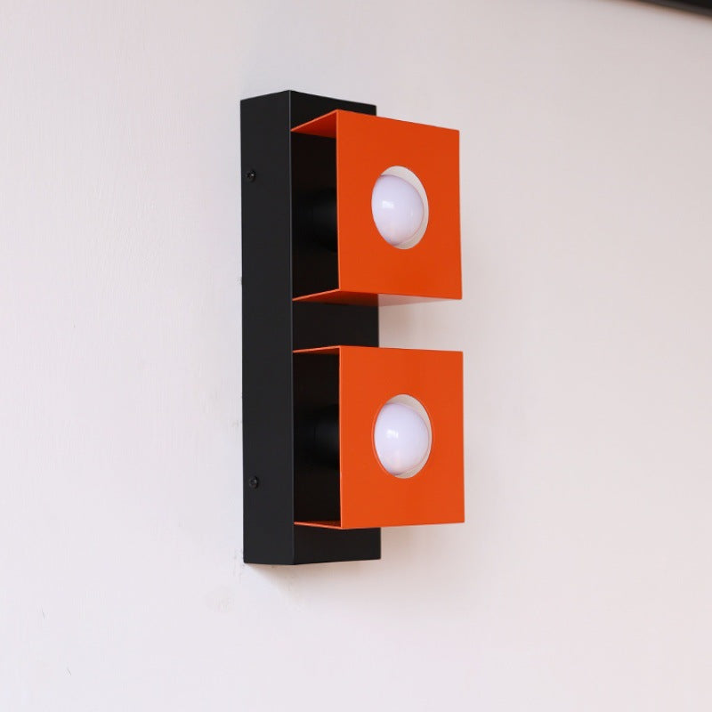 IronGleam Wandleuchte | Rechteckiger Eisenschirm | 2 Lichter | Retro-Stil für Wohnzimmer