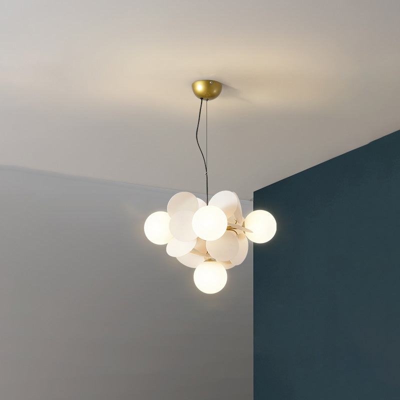 AuroraVine Kronleuchter | Nordic Design | Runde Glasbälle & Acrylzweige | 5-15 Lichter | Stilvoll & Modern