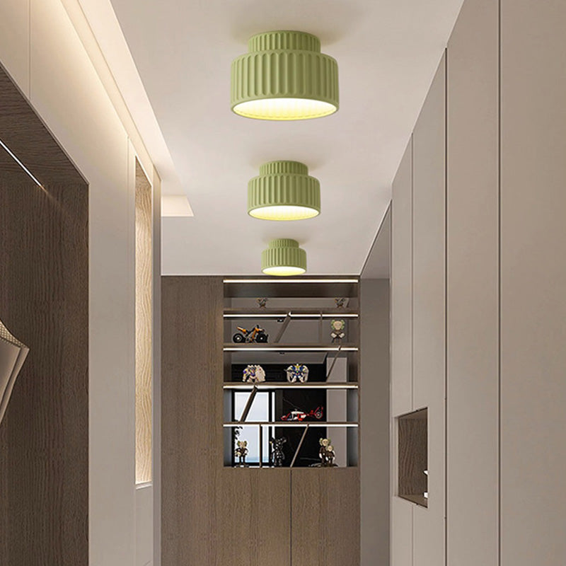 Vividura Nordic Deckenleuchte | Halb bündig montiert | Gerippter Zylinder | 1-Licht Harzlampe für Flure