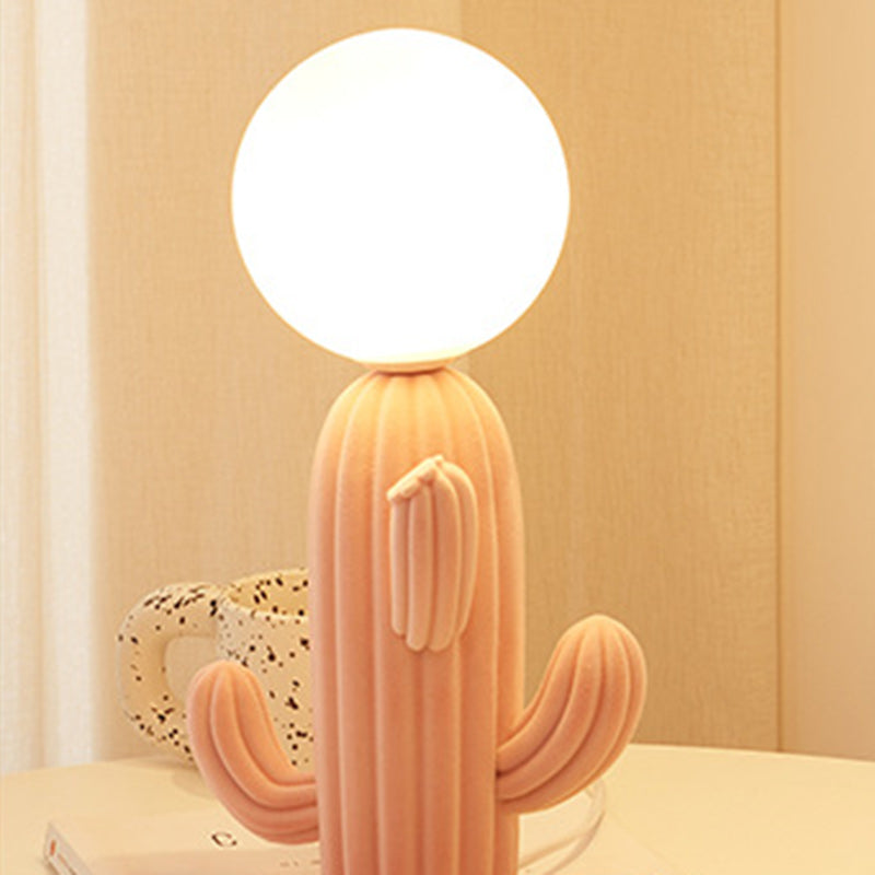 GlowCactus Kreative LED Tischlampe | Harz & Plüsch Design | Stimmungslicht für Schlafzimmer & Deko