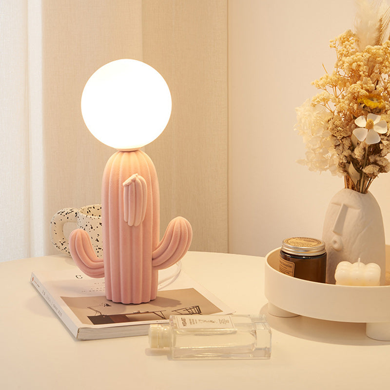 GlowCactus Kreative LED Tischlampe | Harz & Plüsch Design | Stimmungslicht für Schlafzimmer & Deko