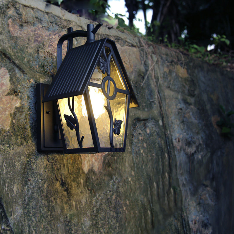 VintageHaus Außenwandleuchte | Hausförmiges Design | Glas & Aluminium | 1 Licht | Perfekt für Terrassen