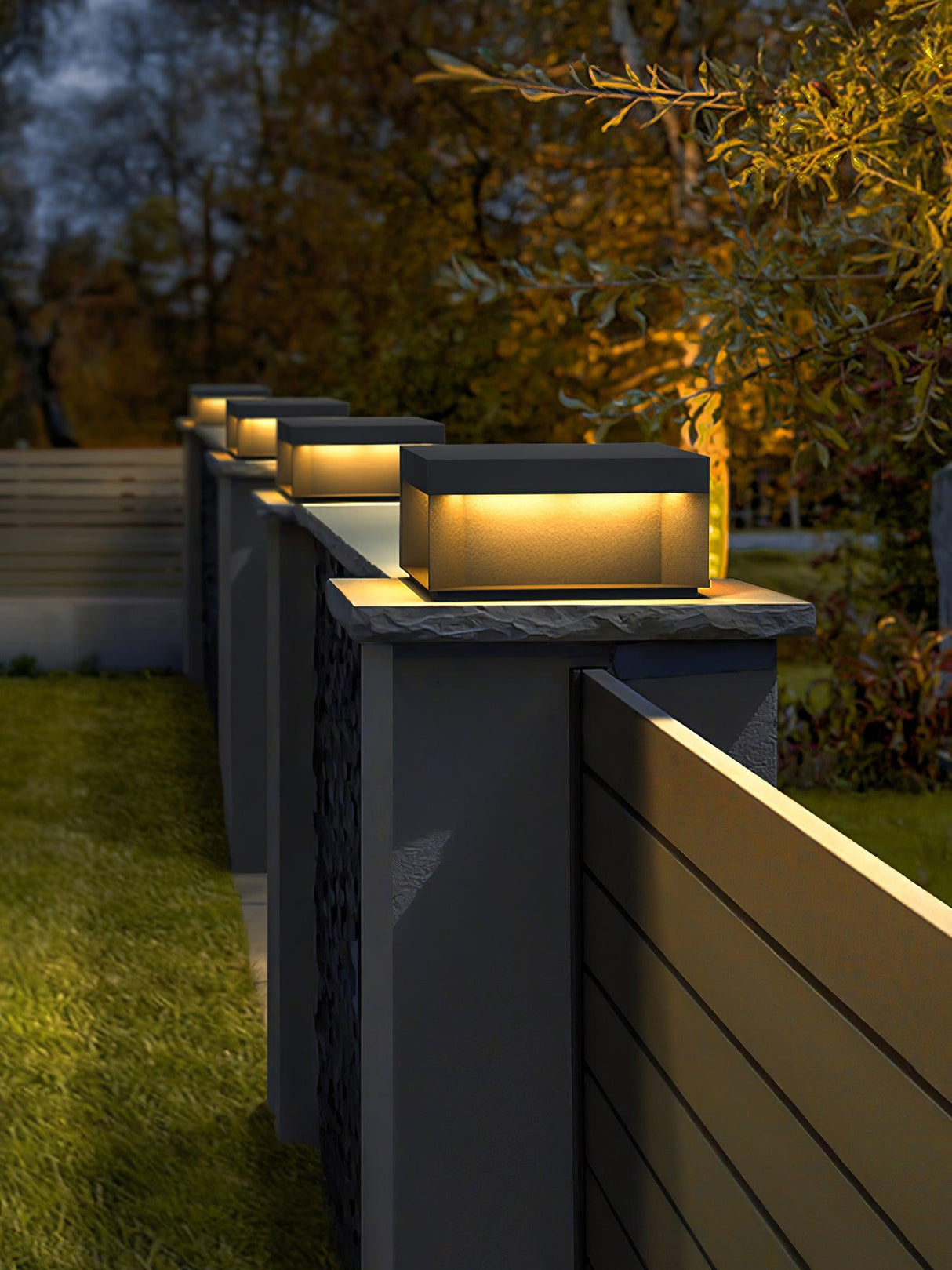 SolaraPost Solar Außenpfostenleuchte | LED Gartenbeleuchtung | Energieeffizient | Wasserdicht | Dekorative Außenbeleuchtung für Garten & Terrasse
