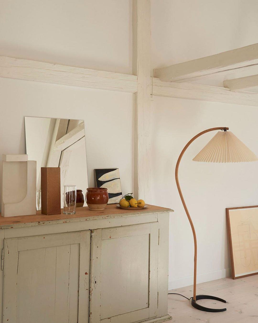 LunaArch Stehleuchte im Caprani Design | LED Beleuchtung | Modernes Holz-Look | Elegante Wohnraum-Deko