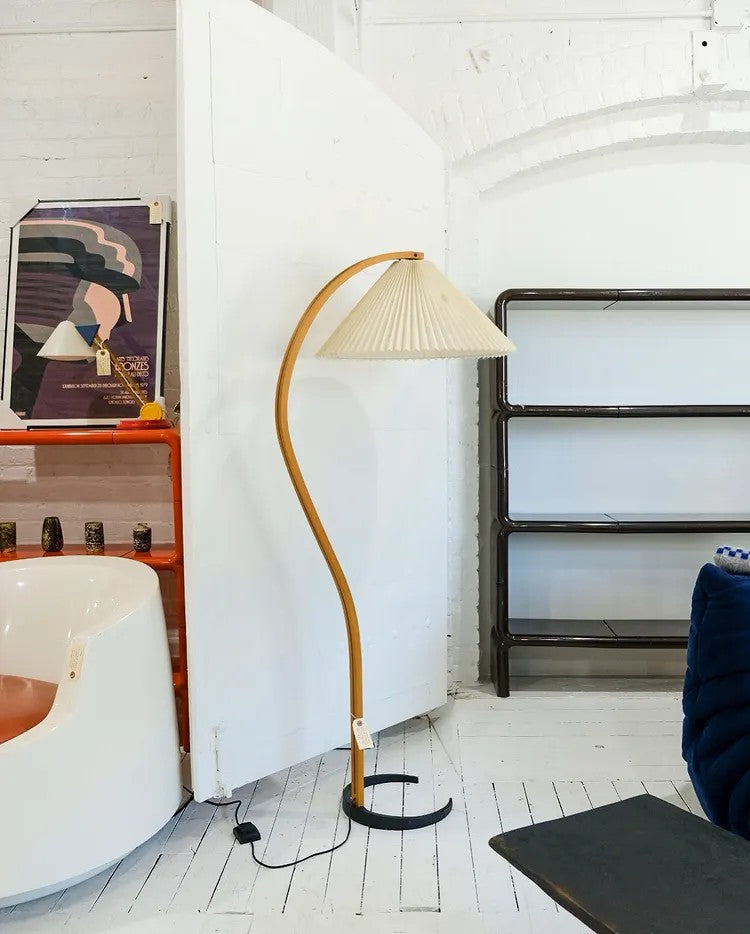 LunaArch Stehleuchte im Caprani Design | LED Beleuchtung | Modernes Holz-Look | Elegante Wohnraum-Deko