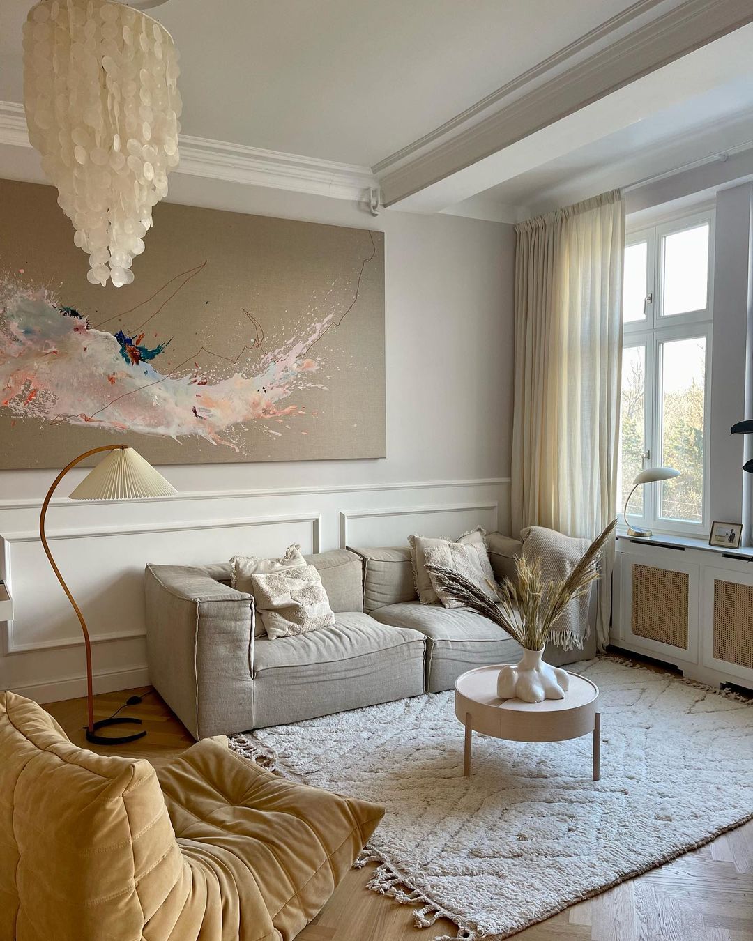 LunaArch Stehleuchte im Caprani Design | LED Beleuchtung | Modernes Holz-Look | Elegante Wohnraum-Deko