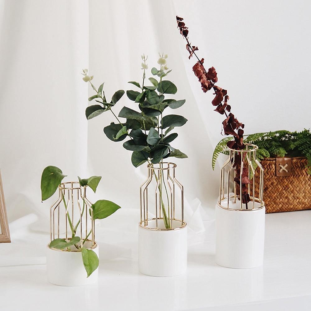 Artévo Eisen-Keramik Design Vase | Modernes Gittermuster | Elegante Dekoration | Für Wohnzimmer & Büro