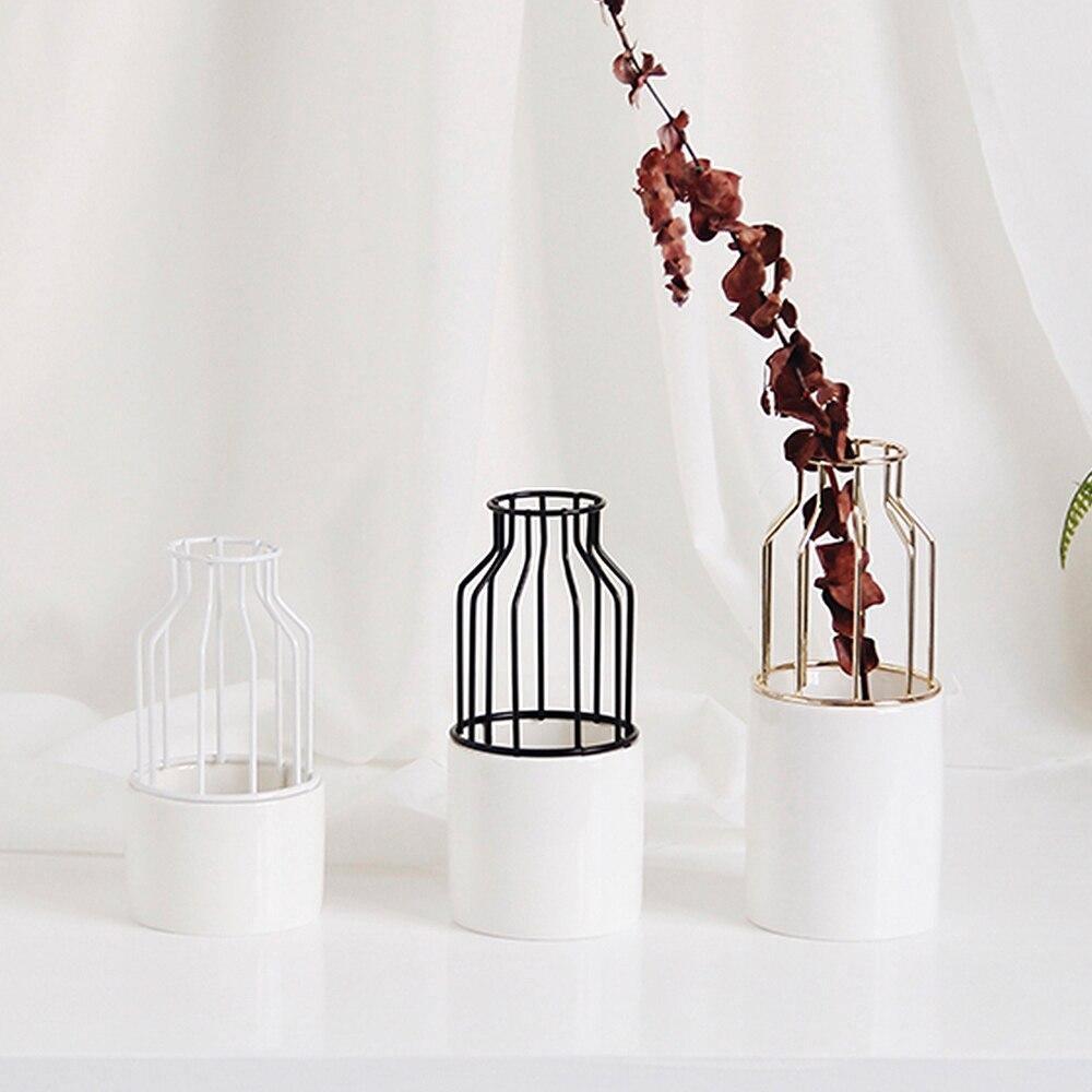 Artévo Eisen-Keramik Design Vase | Modernes Gittermuster | Elegante Dekoration | Für Wohnzimmer & Büro