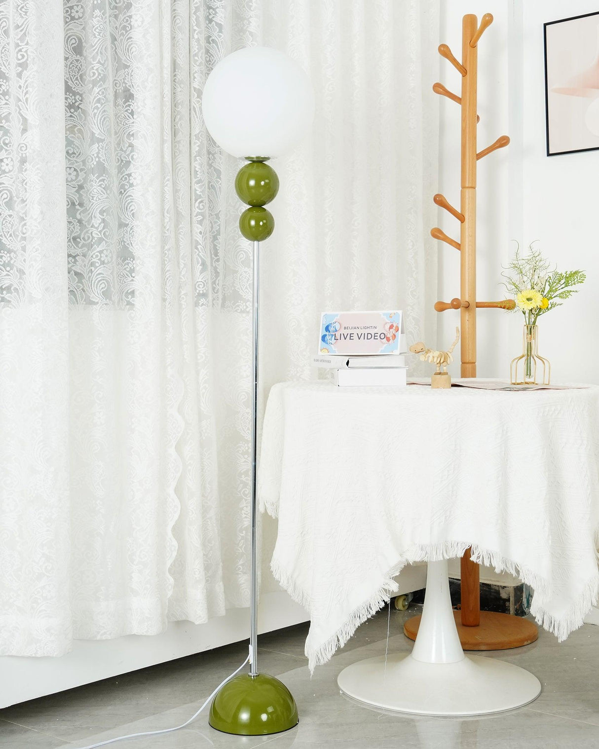 VividGlow Stehleuchte | Modernes LED-Licht | Dimmbar | Stilvolle Beleuchtung für Zuhause