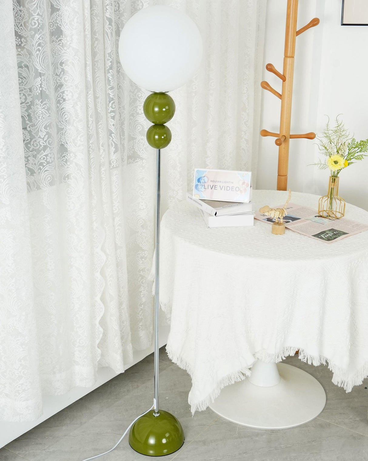 VividGlow Stehleuchte | Modernes LED-Licht | Dimmbar | Stilvolle Beleuchtung für Zuhause